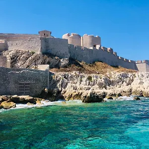 La Daurade Du Frioul - - Frioul Marseille