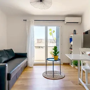 Entièrement Rénové, Ensoleillé, à 3mn De La Gare St Charles, Avec La Vue Sur Notre-dame De La Garde Marseille